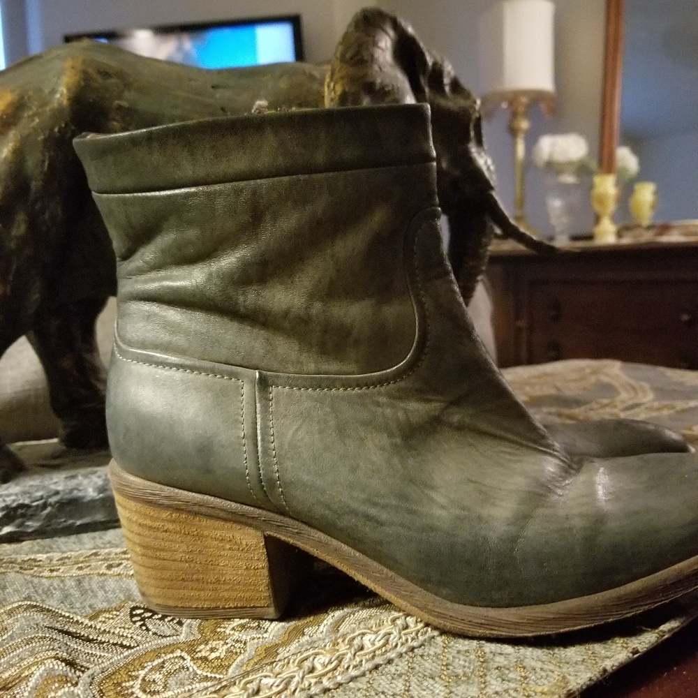 Donald Pilner Boots